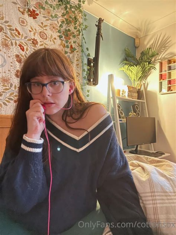 Alice Cottonsox OnlyFans Leak: Understanding the Controversy and Its Implications