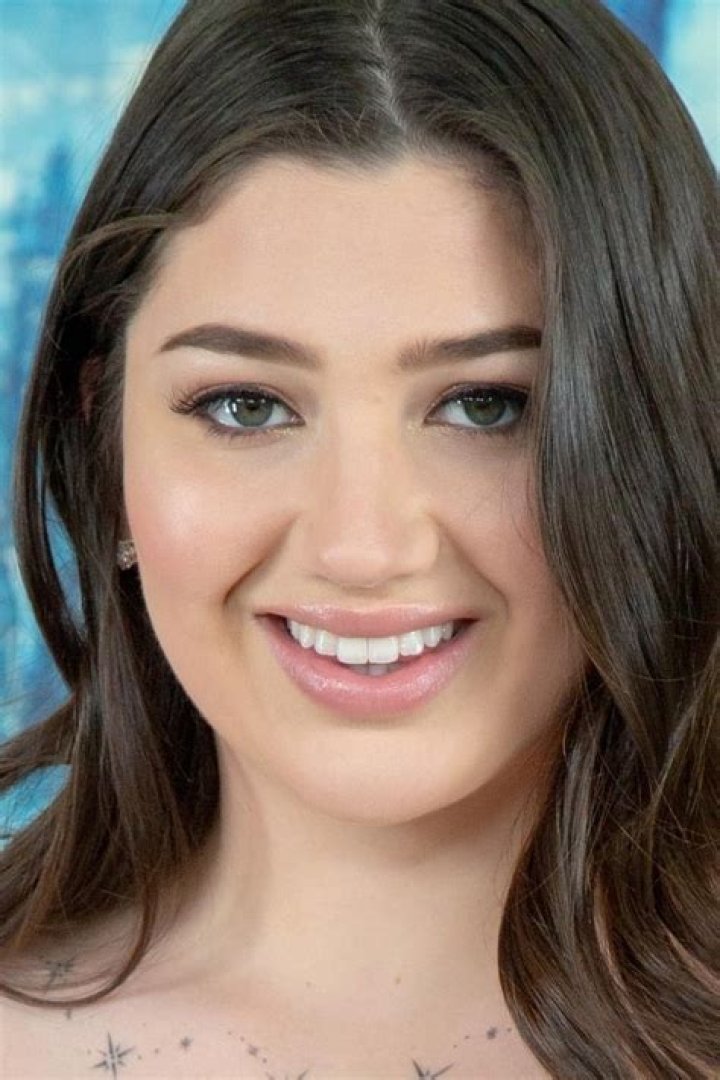 Alyx Actress: Unveiling the Rising Star in Hollywood