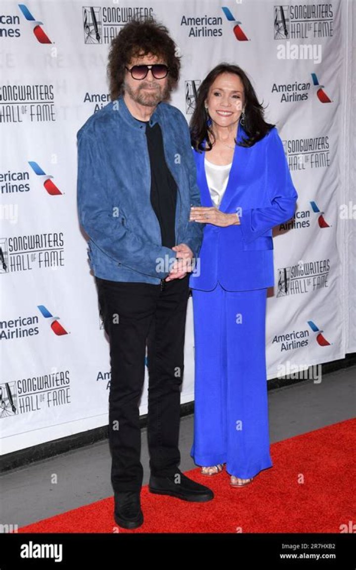 Camelia Kath: A Comprehensive Guide to the Rising Star