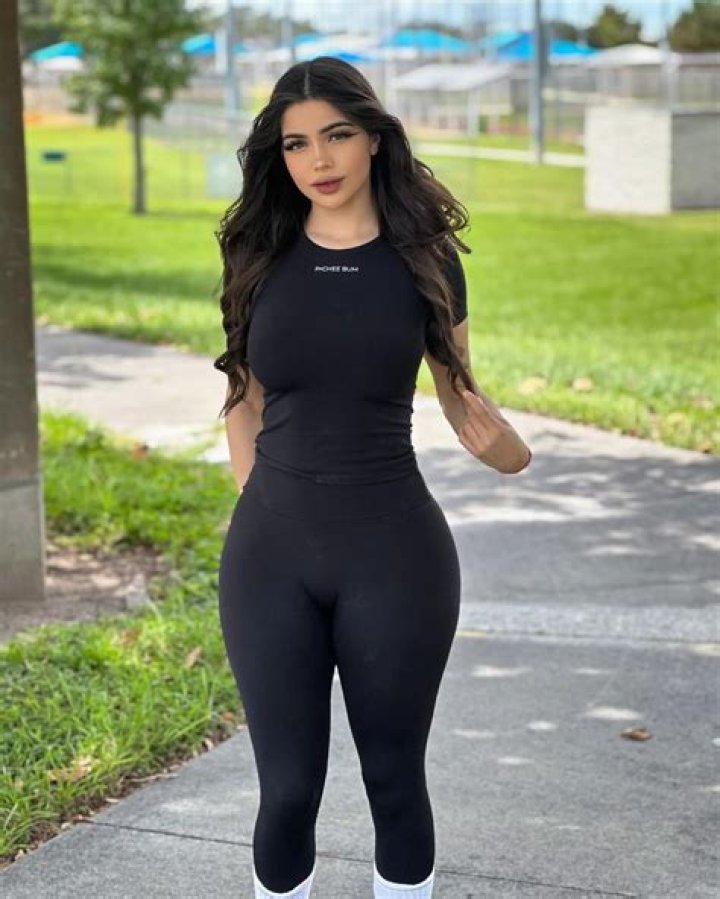 Discover the Alluring World of Camila Ara&uacute;jo Erome: A Rising Star in the Digital Age