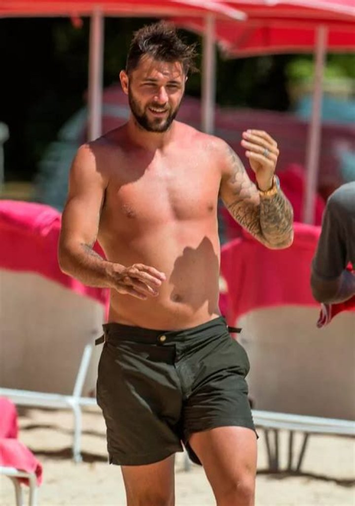 Charlie Austin Cryer: Unveiling the Untold Story of a Rising Star