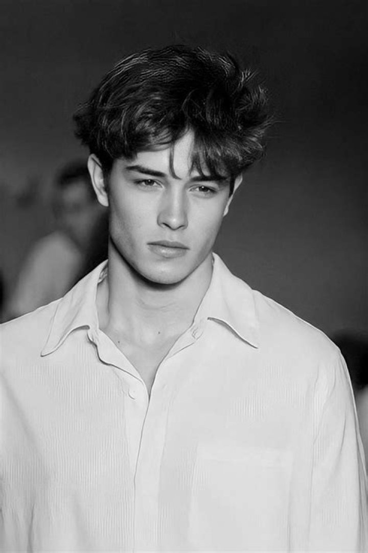 Chico Lachowski: The Rising Star in the Modeling Industry