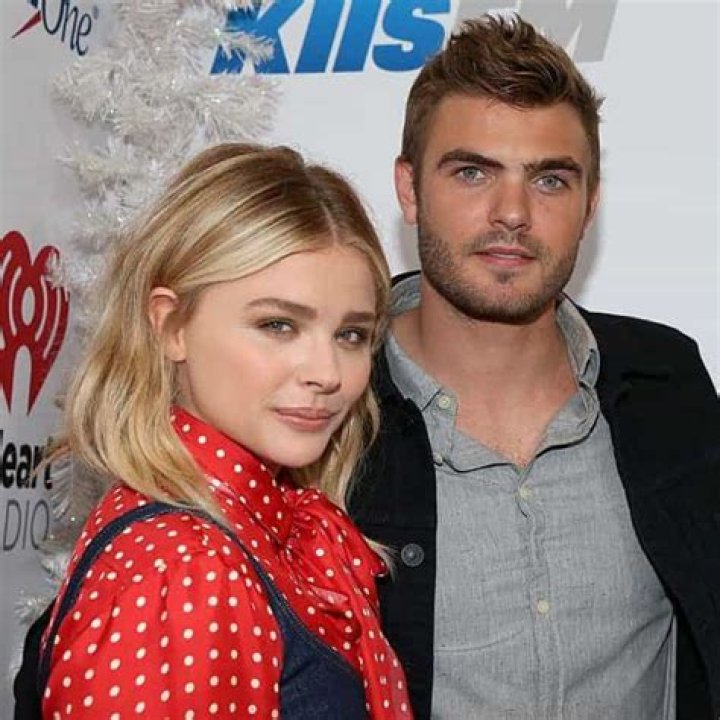 Chlo&euml; Grace Moretz Relationships: A Comprehensive Look at Her Love Life