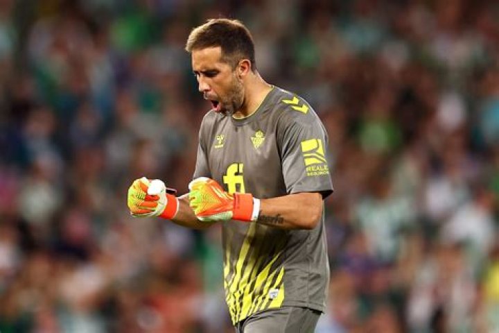 Claudio Bravo Net Worth: The Wealth of a Legendary Goalkeeper