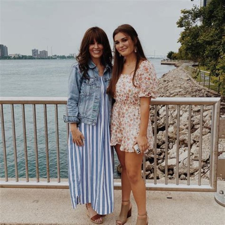 Does Al Gore Have a Wife? A Comprehensive Look into His Personal Life