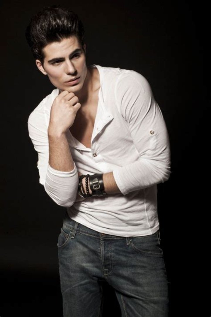 Dominique Capraro: The Story of a Rising Star in the World of Creativity