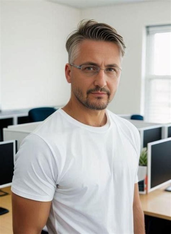 Dusty Crum Net Worth: A Comprehensive Guide to His Wealth, Career, and Achievements