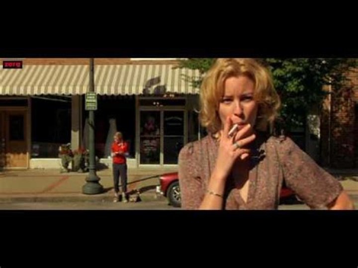 Elizabeth Banks Smoking: A Comprehensive Look at the Actress's On-Screen and Off-Screen Persona