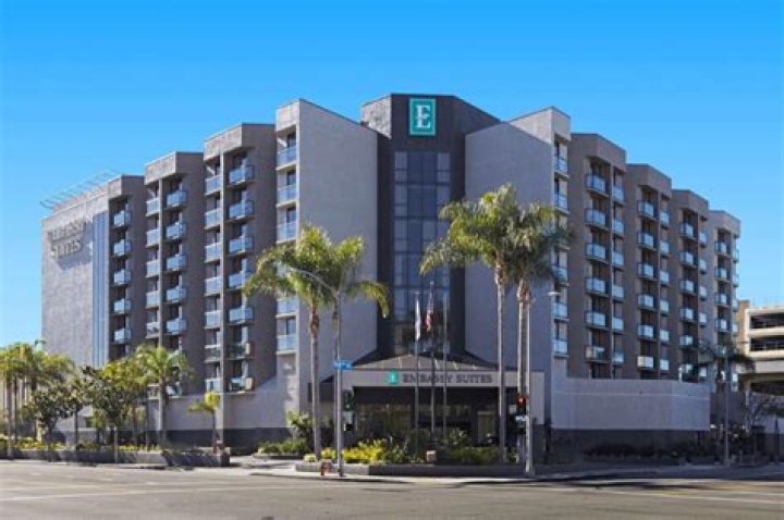Exploring the Alluring Charm of Embassy Suites Los Angeles LAX