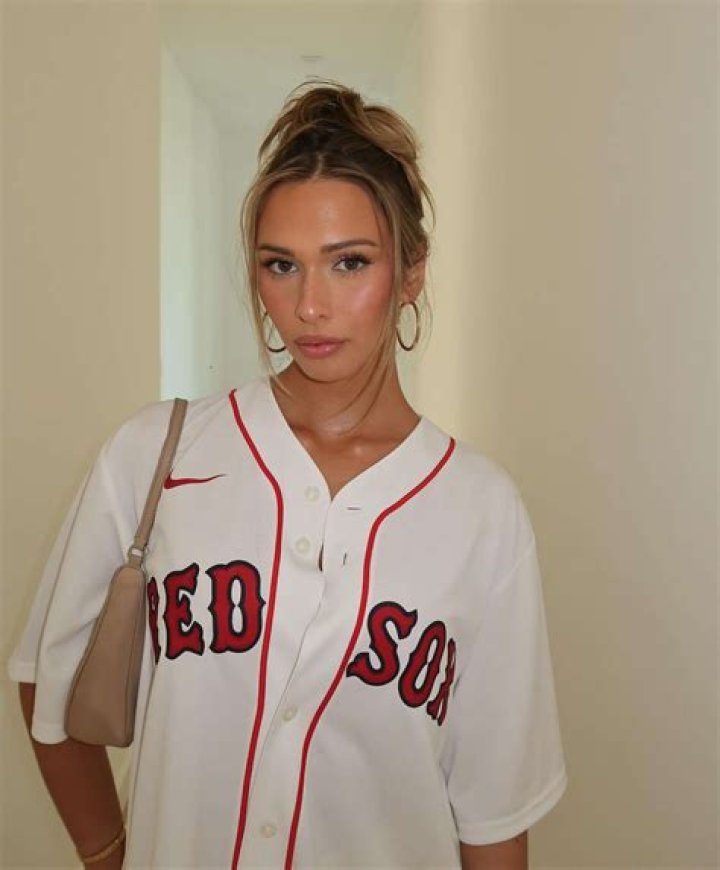 Emma MacDonald Net Worth: A Comprehensive Guide to Her Wealth and Career