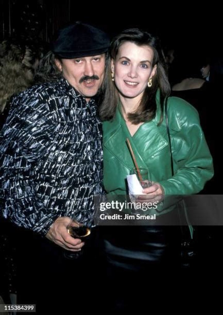 Gallagher Comedian Wife: A Comprehensive Look at the Life and Legacy of the Iconic Comedian's Spouse