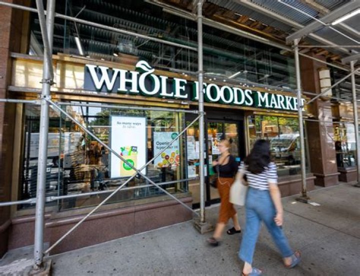 How Does Whole Foods Market Educate Customers About Healthy Eating?