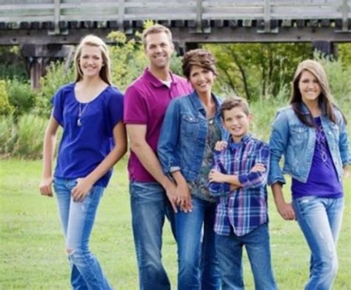 How Old Are Kristi Noem's Kids? A Comprehensive Guide to the Family Life of South Dakota's Governor