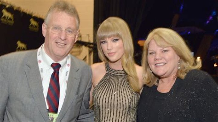 How Old is Taylor Swift's Mom? A Comprehensive Look at Andrea Swift
