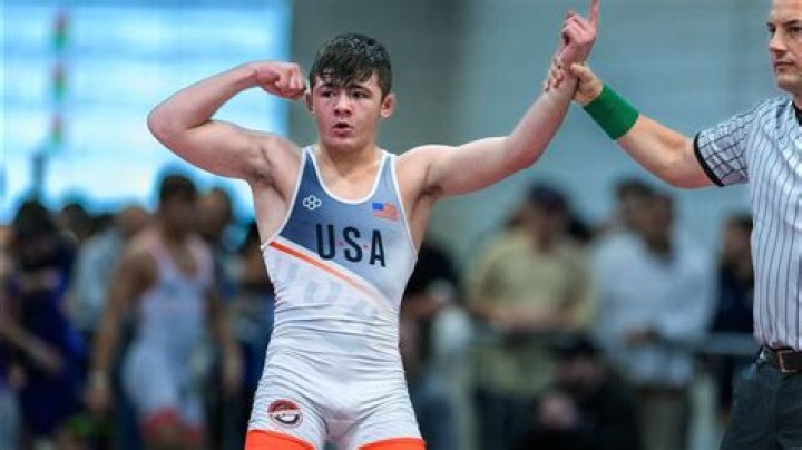 How Tall is Bo Bassett: Unveiling the Height of a Rising Star