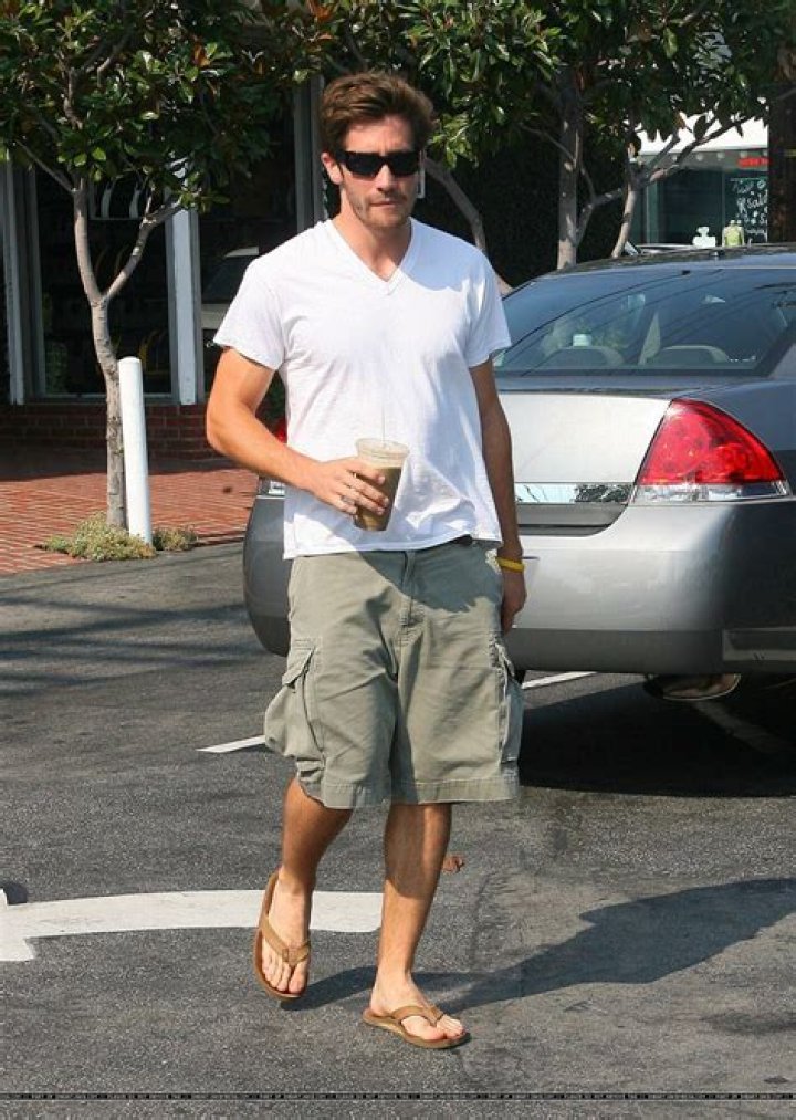 How Tall is Jake Gyllenhaal in Feet: A Comprehensive Guide
