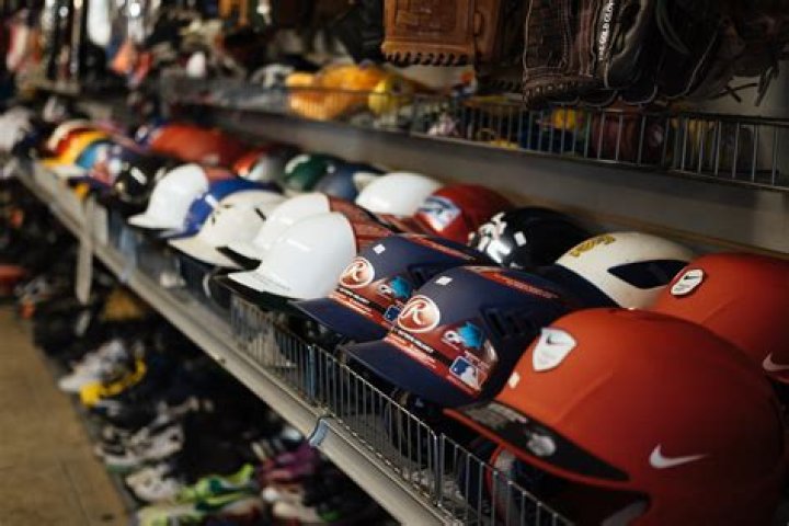 How to Buy Second-Hand Sports Equipment Safely: A Comprehensive Guide