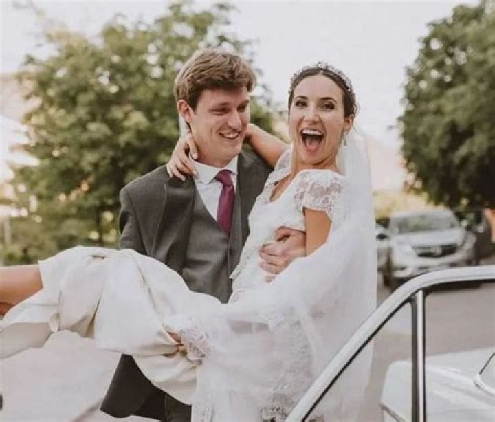 Is Eloise Mumford Married to Sean Faris? A Complete Guide to Their Relationship