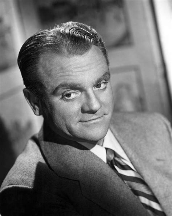 Timeless Photos of James Cagney: A Visual Tribute to an Icon