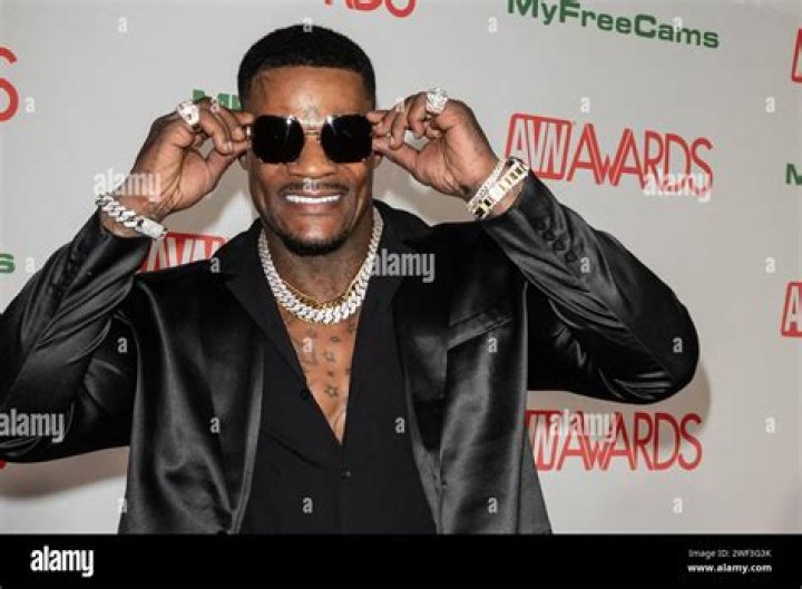 Unveiling Jason Love: The Rising Star of Social Media and Entertainment