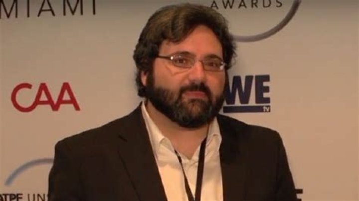 Jonathan Nowzaradan: The Renowned Bariatric Surgeon Changing Lives