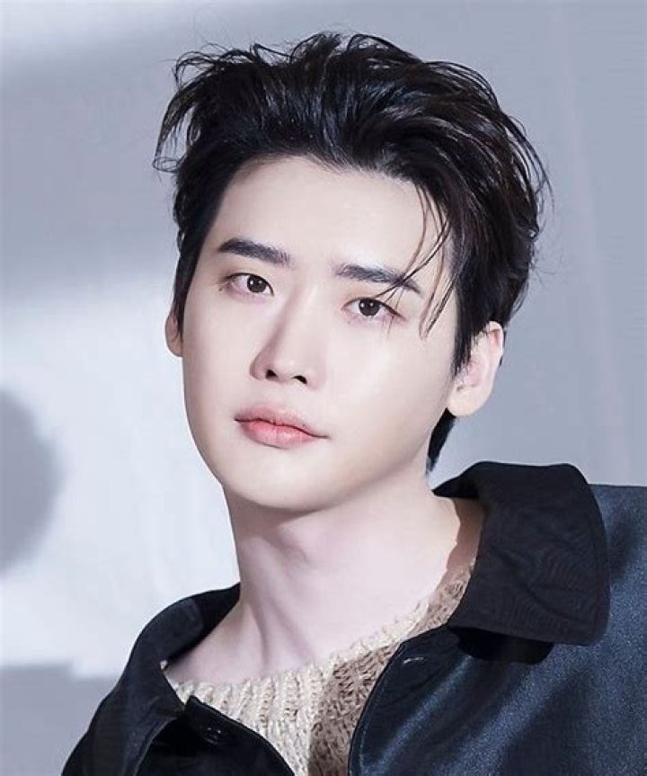 Lee Jong Suk: The Rising Star of K-Drama and His Remarkable Journey