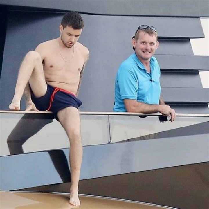 Liam Payne Feet: A Comprehensive Insight into the Star's Unique Features