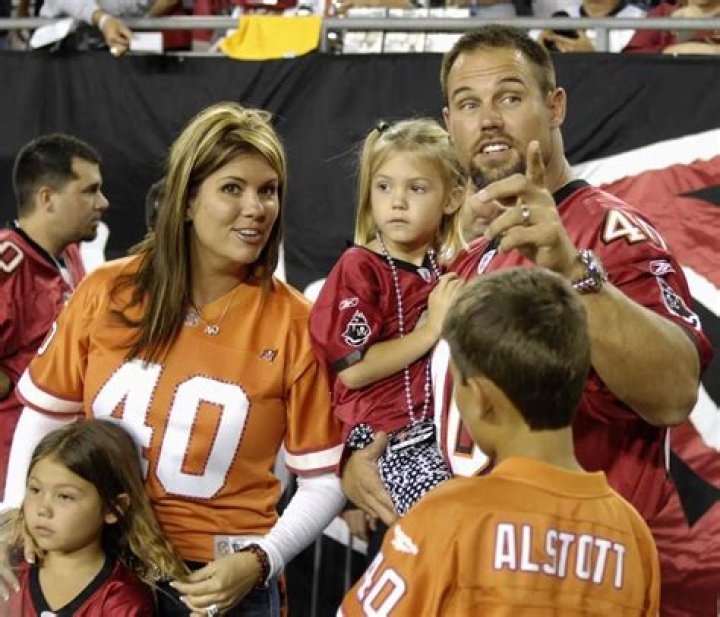 Mike Alstott Wife: A Comprehensive Look at the Life of the NFL Legend's Better Half
