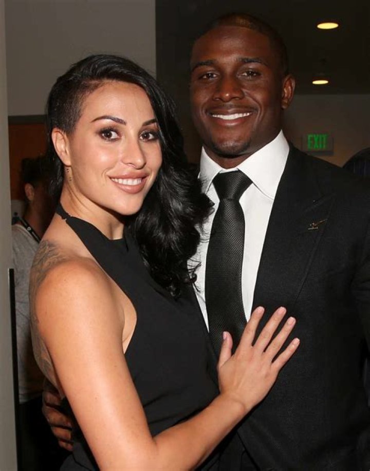 Reggie Bush Wife: A Comprehensive Look into the Life of the NFL Star's Better Half