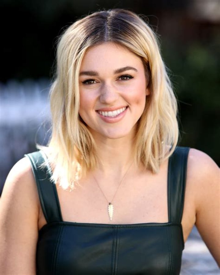 Sadie Robertson: Inspiring Faith, Family, and Fashion