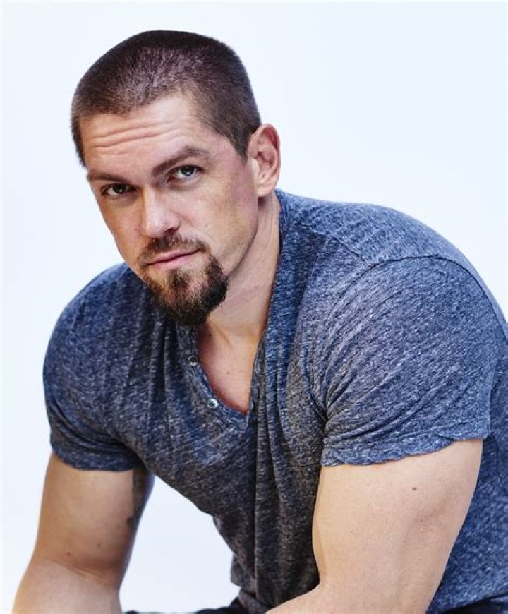 Steve Howey: A Comprehensive Look at the Versatile Actor's Life and Career