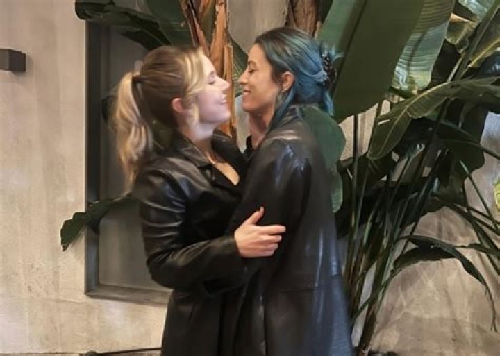 Taylor Tomlinson's Girlfriend: A Deep Dive into Their Relationship