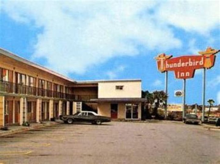 Discover the Charm and History of Thunderbird Inn Savannah GA: A Comprehensive Guide