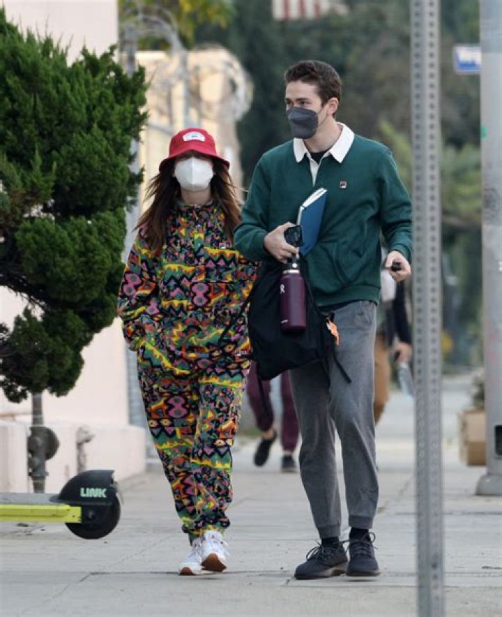 Victoria Pedretti and Dylan Arnold: Exploring Their Careers, Lives, and Impact on the Entertainment Industry