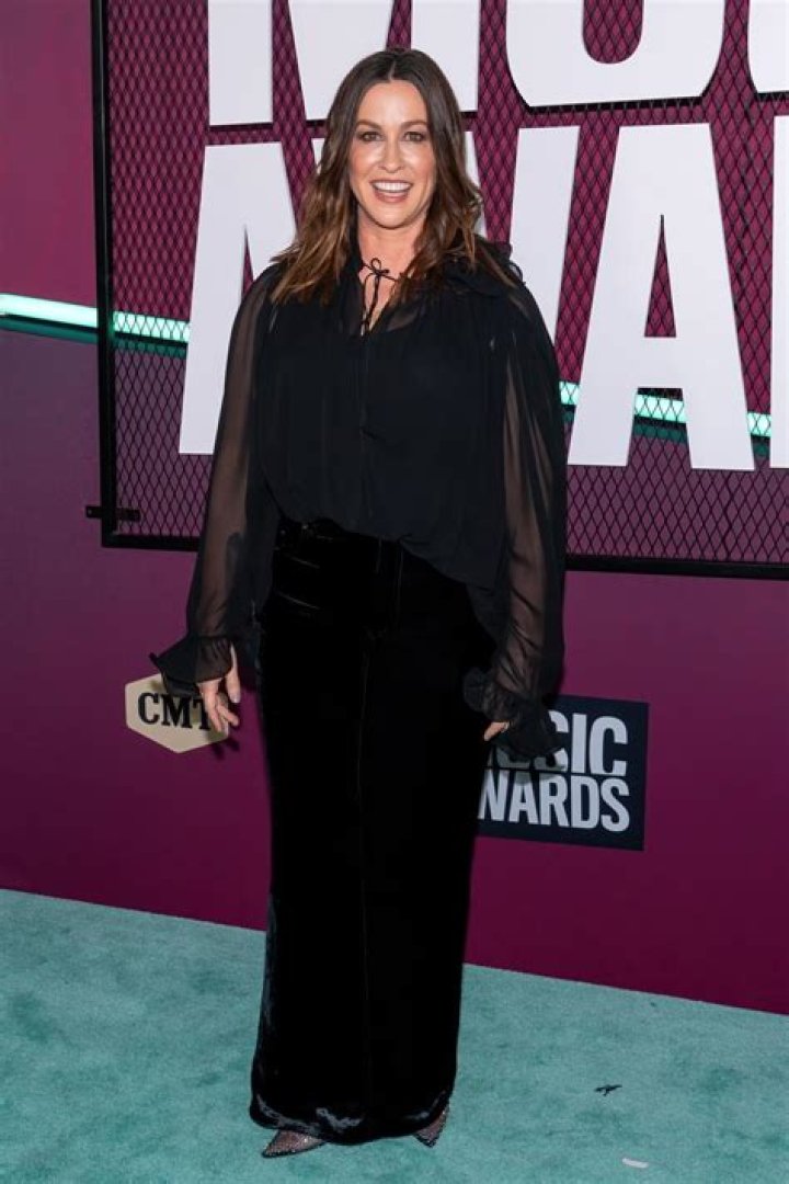 What is Alanis Morissette's Net Worth? A Comprehensive Guide to Her Wealth and Career