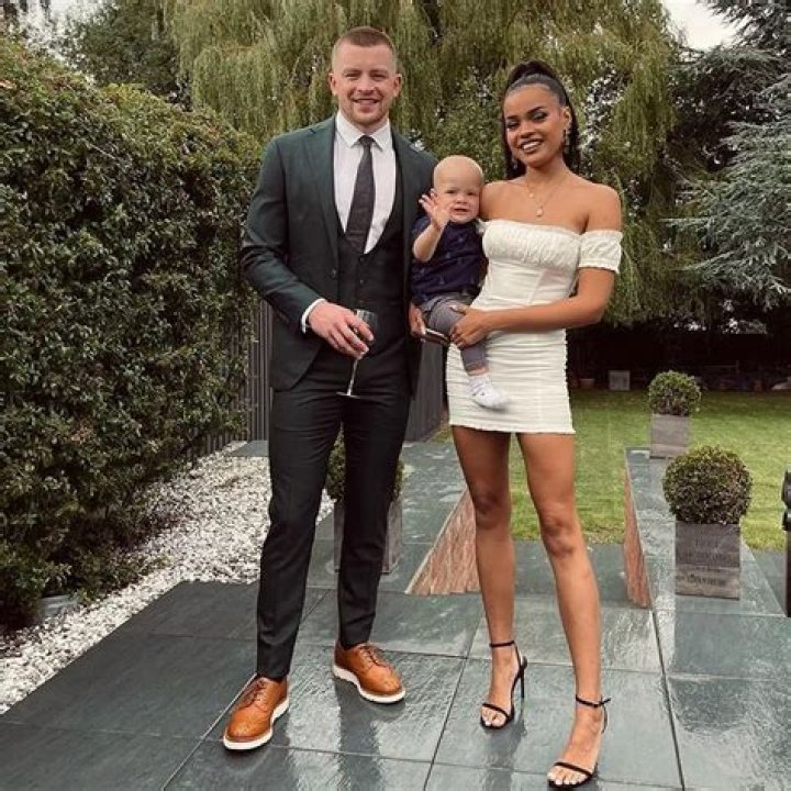 Who is Lochlyn Munro Married To? Discover the Life of the Versatile Actor and His Family