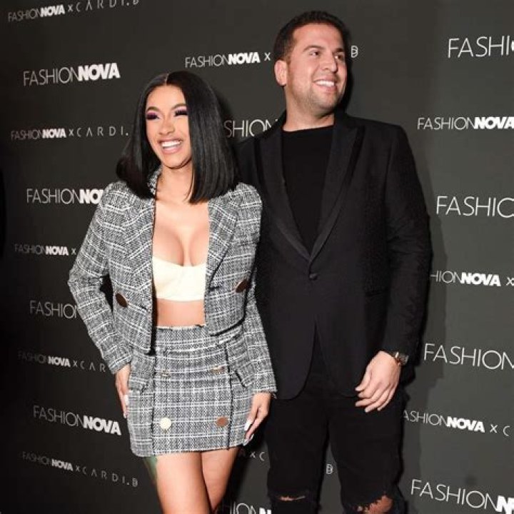 Uncover the Mastermind Behind Fashion Nova: Who Owns the Retail Giant?