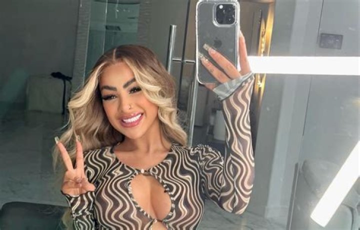 Discovering Yailin: The Rising Star in the Music Industry